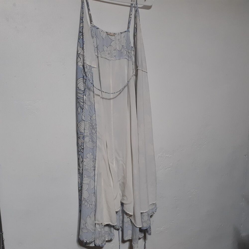 Hem & Thread Blue and White Floral Maxi Dress - Picture 6 of 12